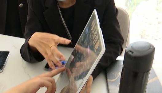 DƬ